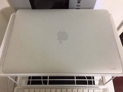 折りたたみキッチン整理棚をMacBookの台にする