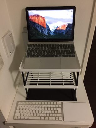 キッチンスタンド(ミドル)を2段重ねでMacBook台に
