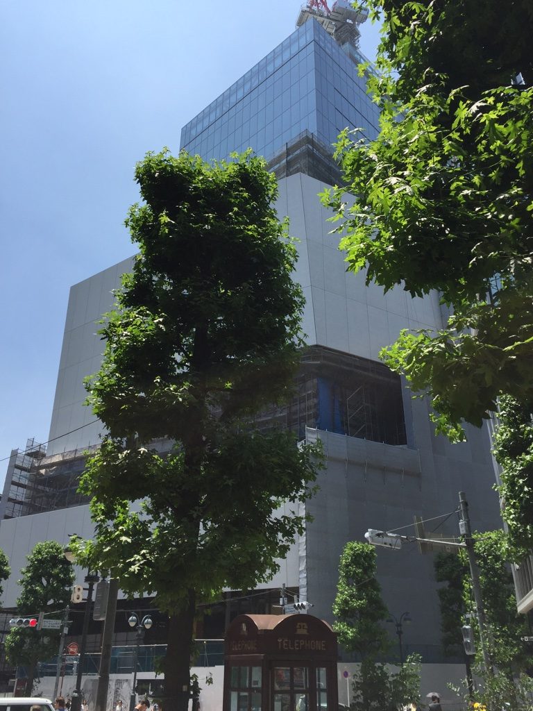 パルコ工事中のAKIRA　新しいパルコビル