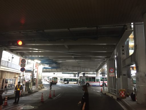 JRと東急井の頭線の間に建造物が出来てる