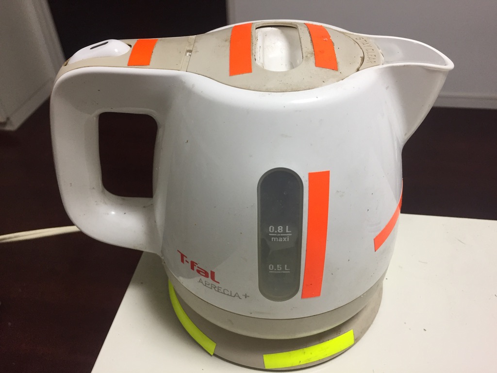 ティファールの電気ケトル アプレシア プラスのネジが外れる