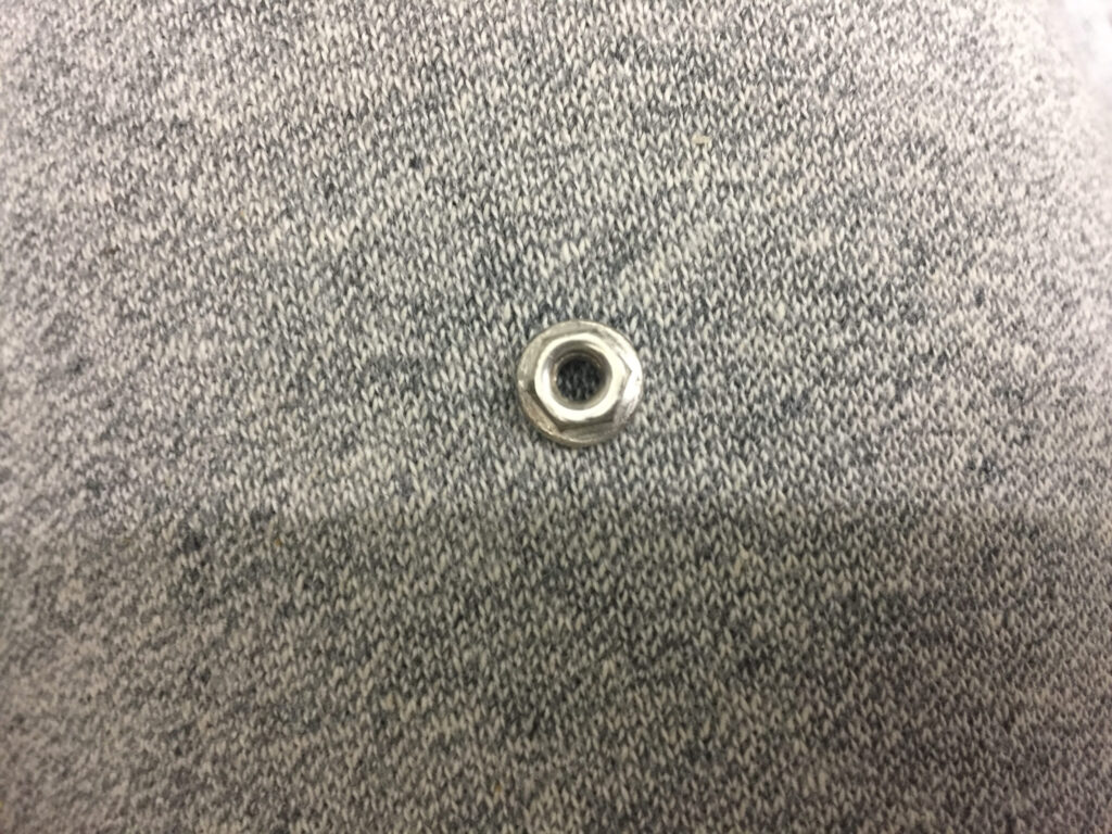 外れたナット ティファールの電気ケトル アプレシア プラスのネジが外れる